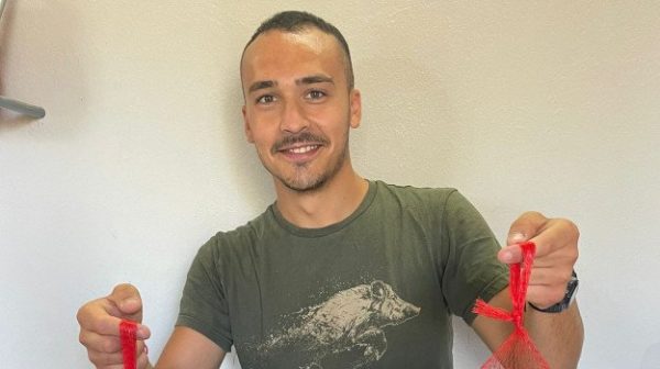 Marco a décidé de ne pas quitter Messine à 22 ans, il élève des escargots en sa compagnie