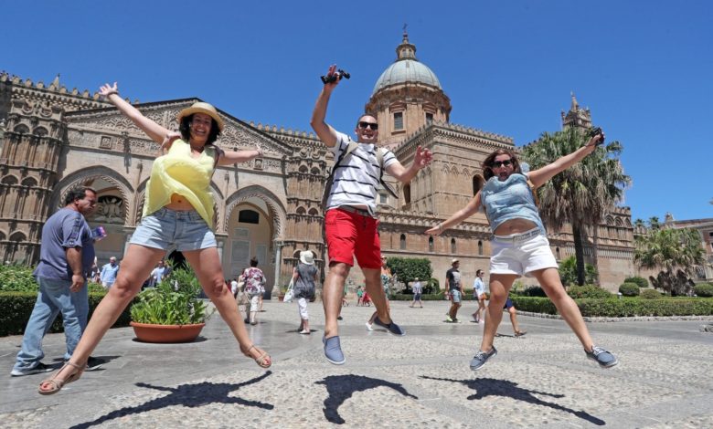 Mid-August in Palermo, guide for those who stay here are bars, shops and museums open