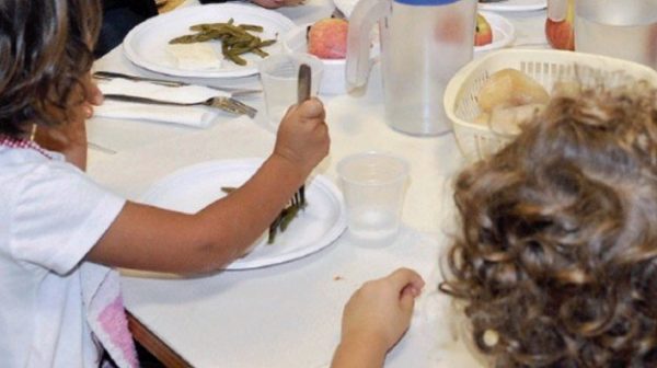 Alcamo, nourriture de mauvaise qualité : le service extérieur de la cantine scolaire est suspendu