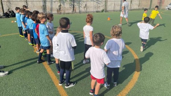 Palerme, lutte contre le cancer : enfants en cours de football avec Aslti
