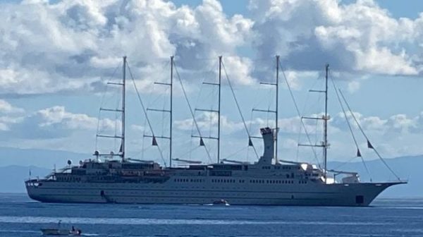 Îles Éoliennes, le dernier "hôtel flottant" de l'année est le Wind Surf - VIDEO