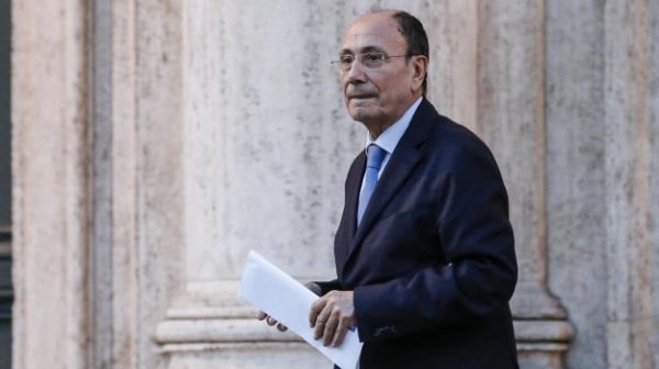 Schifani a signé les décrets : les noms des douze conseillers régionaux et leurs procurations sont officiels