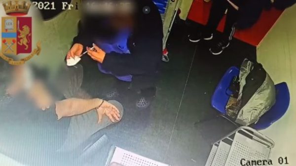 Fausses vaccinations à Palerme, jugement immédiat pour les quatre prévenus