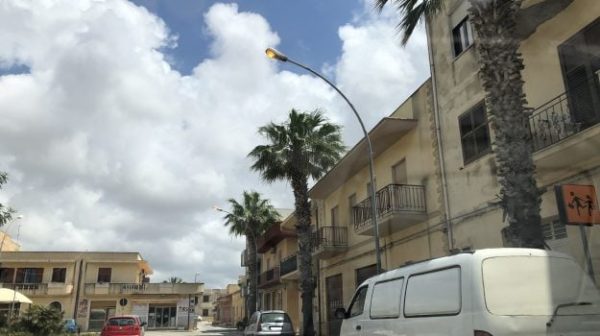 Marsala, reyerta y apuñalamiento en Piazza Fiera en Strasatti