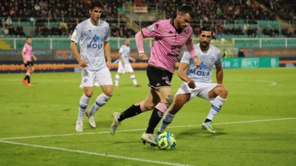 Brunori Palermo Como 625x350 - Palerme, un seul but sur les 4 derniers matchs à domicile mais des progrès sur le jeu