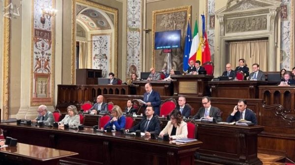 Le trou noir des comptes siciliens, le président Schifani : "Je n'ai dormi que trois heures"