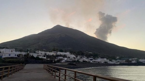 WhatsApp Image 2022 12 10 at 10.00.17 625x350 - Le feu et les bombes à eau sur Stromboli, alloué 450 milliers d'euros