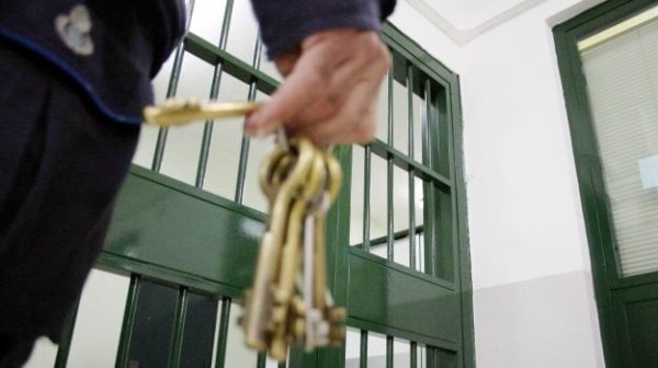 Palermo, detenido en Pagliarelli descubierto mientras telefoneaba con un microcelular