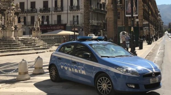 Palerme, arrêté deux voleurs spécialisés dans les agressions contre des camionnettes chargées de cigarettes