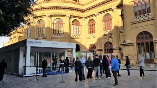 Visitas médicas gratuitas en Palermo con el "Street Health Tour" de la Fundación Ania