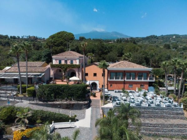 il ciliegio dell 'etna, giarre, italia