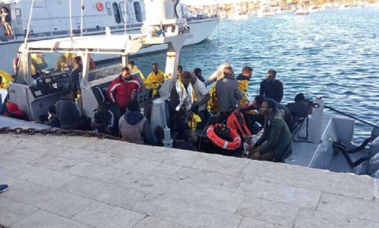 boom-of-landings-and-migrants,-2.5-million-arrive-to-support-lampedusa-and-linosa