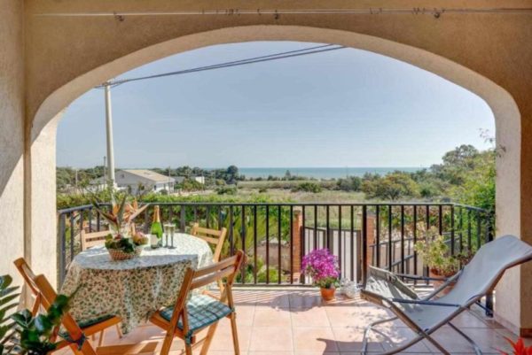 appartamento la veranda sul mare a sampieri, sampieri, italia