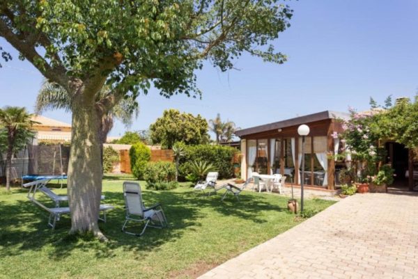 villa sole entire villla with private pool, plemmirio, italia