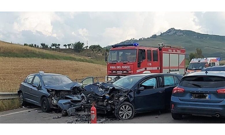 The 72-year-old woman from Lercara Friddi died in the accident at the Acquaviva Platani junction.