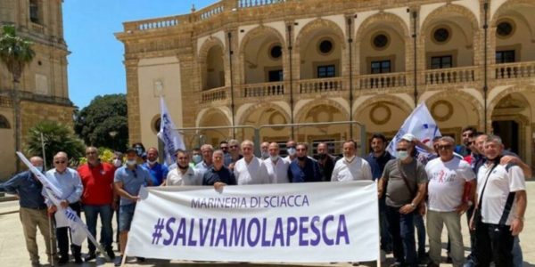 The Sciacca fishing community protests against the EU's plan to restrict trawling fishing methods.