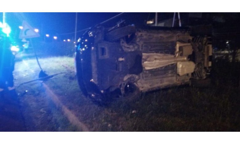 Victory loses control of the car and crashes into signposts: a young person injured