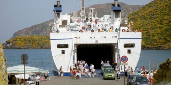 Corse soppresse e disagi alle Eolie dopo il sequestro dei traghetti, ecco quali saltano