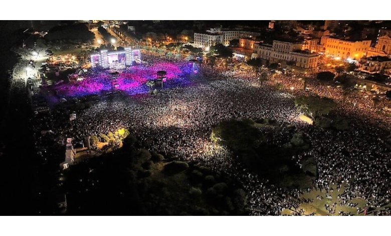 Centomila persone in festa per il grande concerto sul prato del Foro Italico di Palermo