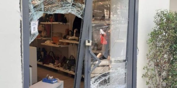 Palermo, altra vetrina spaccata: rapinato nella notte Vendôme, in via Cavour