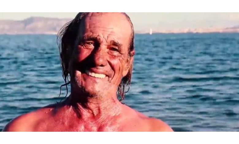 Palermo dice addio a Gianni, l'eremita del mare: dalla sua roulotte pioggia di sorrisi al molo sud
