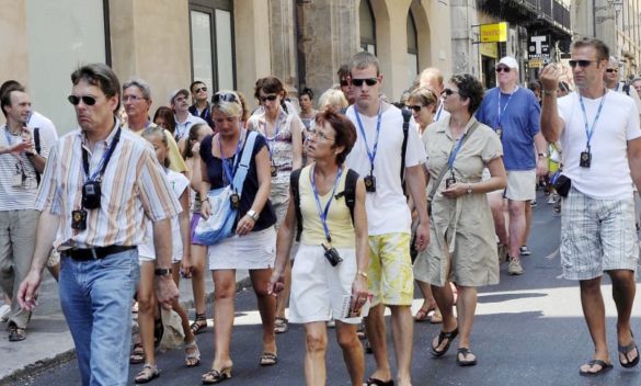 Turismo, piovono le disdette in Sicilia: Schifani accusa la stampa estera