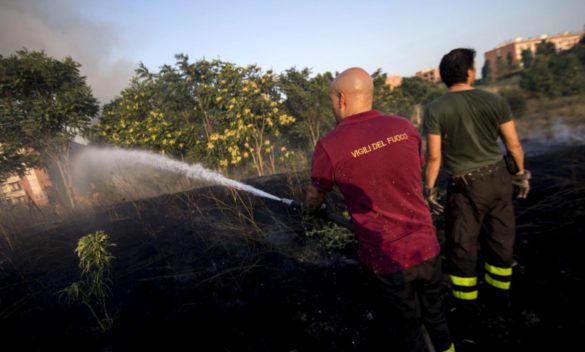 Diede fuoco ai campi di Ciarciolo a Marina di Modica, arrestato un bracciante di 37 anni