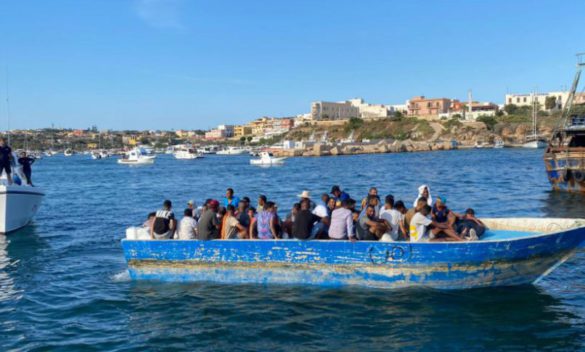 Altri 9 barchini approdano a Lampedusa