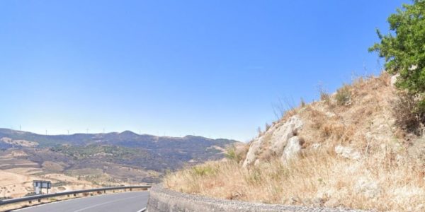 Incidente stradale a 12 chilometri da Troina: muore una donna, grave il marito, ferita anche la figlioletta