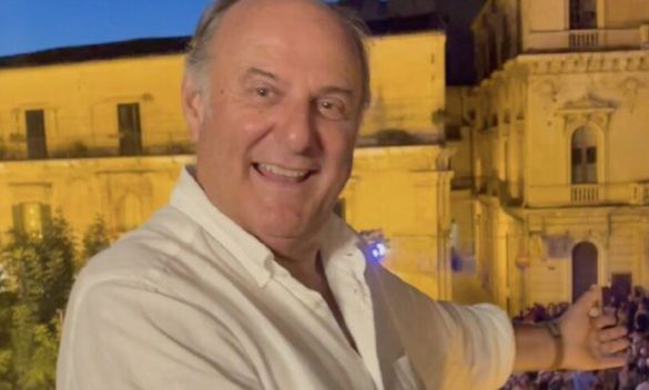 Vacanze in Sicilia per Gerry Scotti: il conduttore è tornato a Scicli e a Modica
