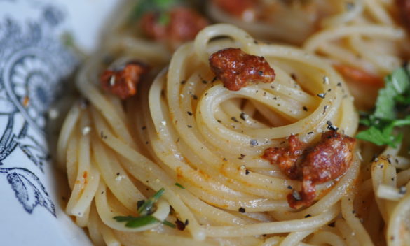 Pasta with sea urchins