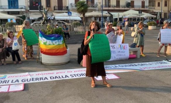 Lo stupro a Palermo, protesta a Mondello per dire no alla violenza