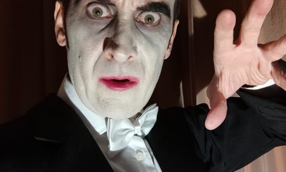 Vampiri a Catania con I am Dracula, fenomenologia freak di Bela Lugosi