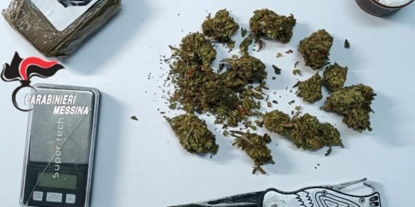 Pace del Mela, il cane antidroga trova l'hashish e la marijuana in casa: arrestato un giovane