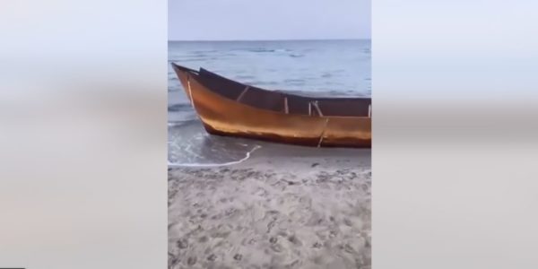Sbarchi «fantasma» sulle coste trapanesi: barchini abbandonati tra Mazara e Campobello