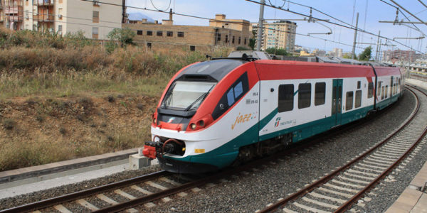 Le Ferrovie dello Stato assumono, posti di lavoro anche per diplomati: ecco i requisiti e come candidarsi