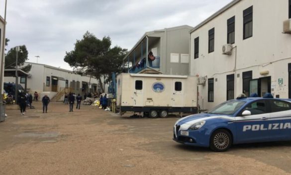 Lampedusa, migrante ospite trasferito in elisoccorso all'Ospedale Civico di Palermo