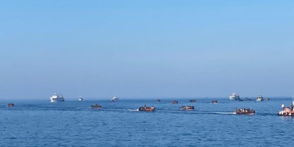 Lampedusa, riparte la rimozione dei barchini dei migranti