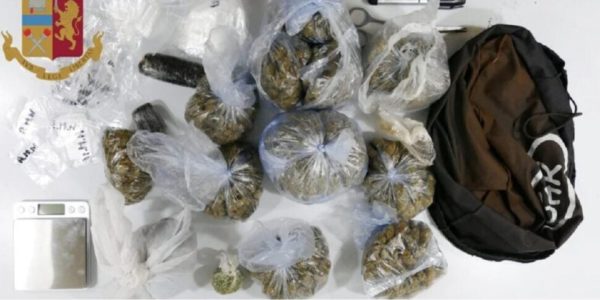 Un chilo e mezzo di marijuana in casa, arrestato a Messina