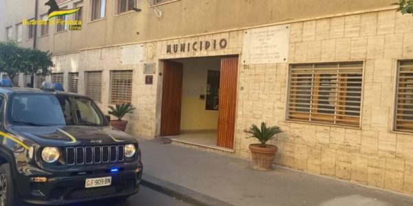 «Falso in bilancio» al Comune di Leonforte, chiesto processo per 14