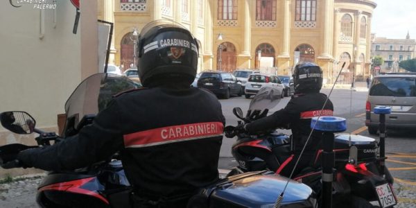 Borseggiatori e ladri d'auto, tre arresti e due denunce a Palermo