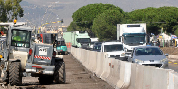 Palermo, scontro tra due auto in viale Regione Siciliana: due feriti, lunghe code in corso Calatafimi