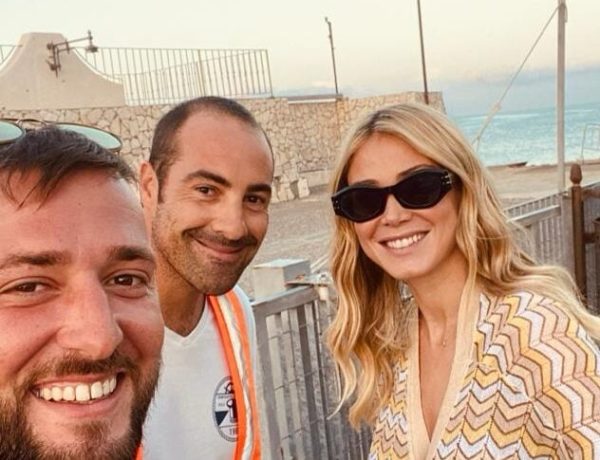 Vulcano, arriva Diletta Leotta con la sua dolce metà, il portiere Loris Karius: fan in delirio