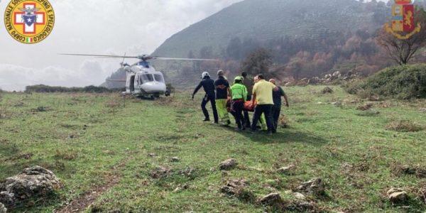 Palermo, operaio forestale cade in un dirupo a Monte Cuccio: lo tirano fuori gli uomini del Soccorso alpino