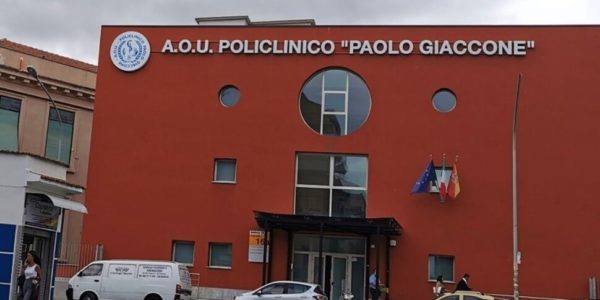 Policlinico di Palermo, entrano nel reparto e provano a svuotare gli armadietti di medici e infermieri