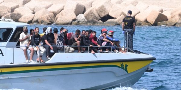 Migranti, soccorse due barche con 87 persone a Lampedusa