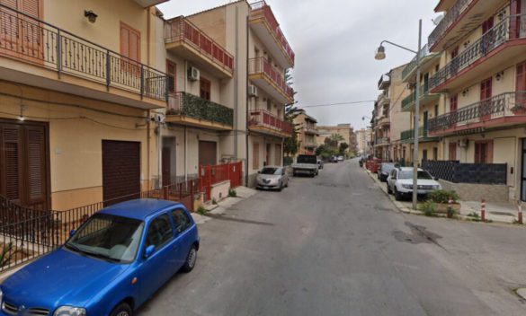 Palermo, 4 auto in fiamme a Brancaccio: due dei proprietari hanno parenti fra le forze dell'ordine