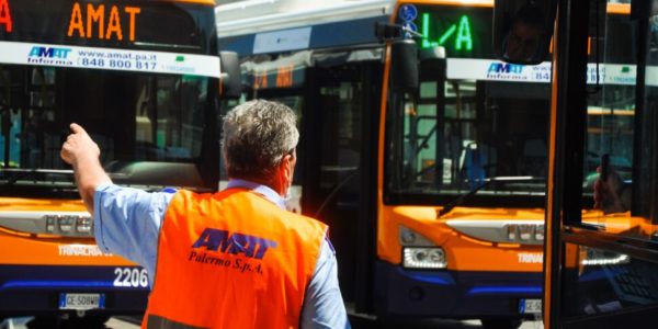 Palermo, fra un anno gli autobus elettrici: in appalto la fornitura di colonnine per la ricarica