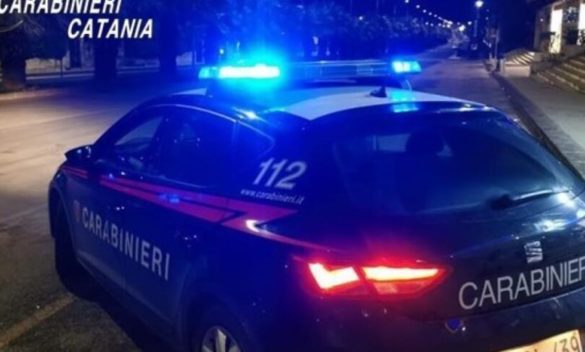 Mazzarrone, i carabinieri intervengono per un incidente fra scooter e scoprono che uno dei due conducenti spacciava droga