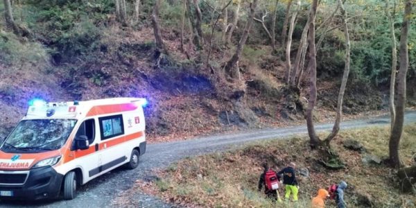 Tragico incidente a Furci Siculo, cade in un burrone con l'auto e muore